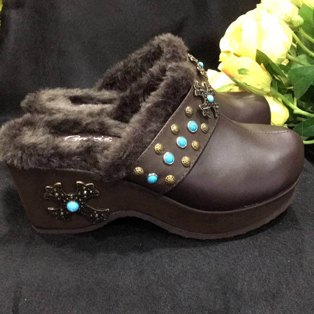 Shoes - Picture 2 of 2